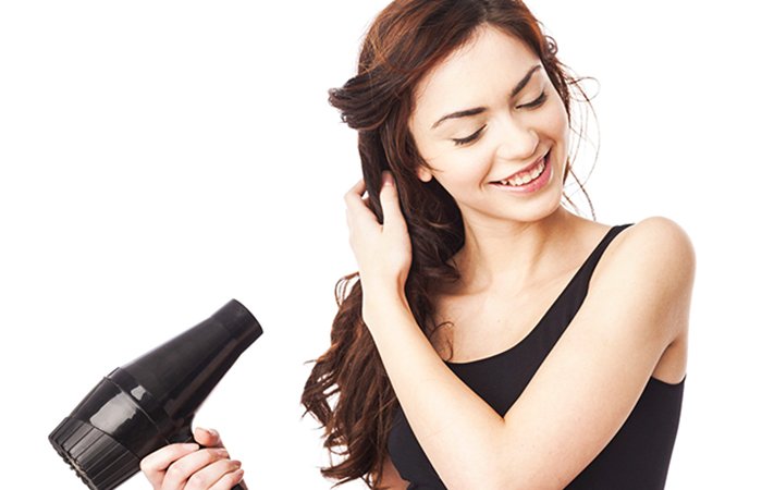 Làm khô tóc đúng cách để tóc uốn không bị hư tổn