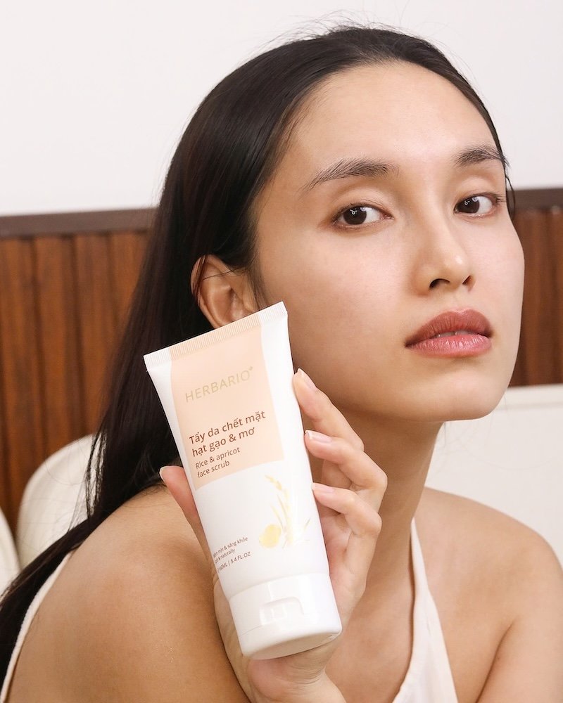 Tẩy da chết hạt gao & mơ Herbario tay da chet hat gao va mo Herbario